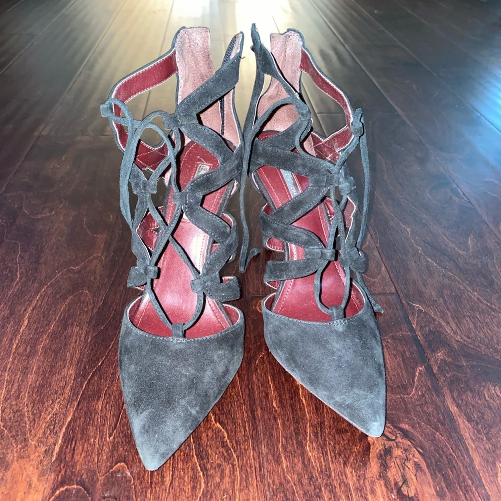 Black bcbg heels